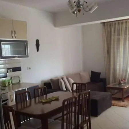 Lef Teris דירה *